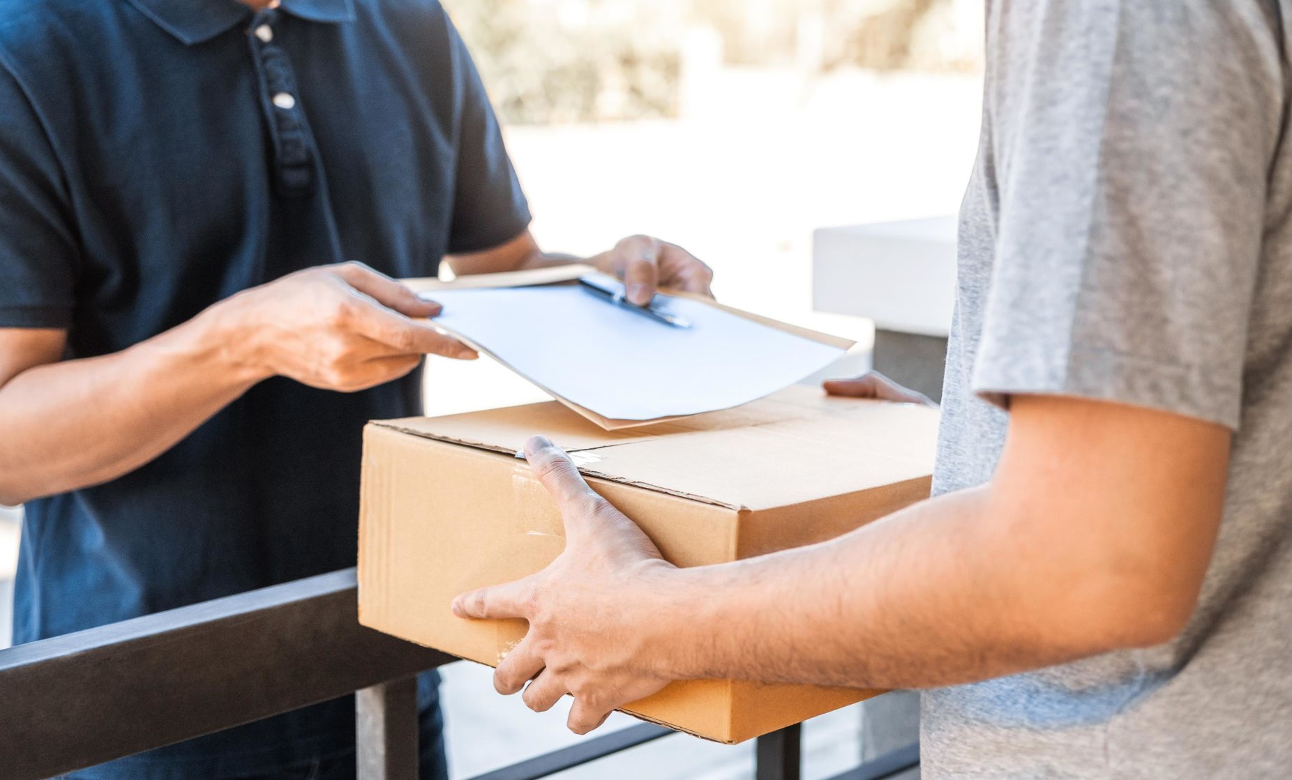 838.7 million retail customer visits